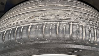 Used 2011 Hyundai i20 [2008-2012] Sportz 1.2 Petrol Manual tyres LEFT FRONT TYRE TREAD VIEW