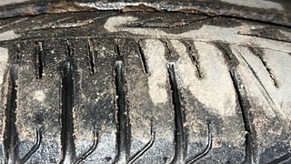 Used 2020 Mahindra XUV 300 W8 (O) Diesel Diesel Manual tyres RIGHT FRONT TYRE TREAD VIEW