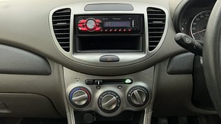 Used 2012 Hyundai i10 [2010-2016] Era Petrol Petrol Manual interior MUSIC SYSTEM & AC CONTROL VIEW