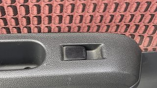 Used 2014 Maruti Suzuki Ritz [2012-2017] Vxi Petrol Manual top_features Rear power window