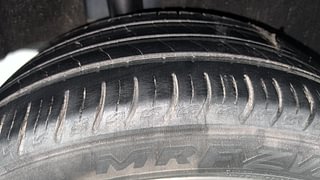 Used 2017 Maruti Suzuki Baleno [2015-2019] Zeta Petrol Petrol Manual tyres RIGHT REAR TYRE TREAD VIEW
