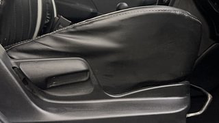Used 2012 Maruti Suzuki Swift [2011-2017] LXi Petrol Manual top_features Seat adjustment