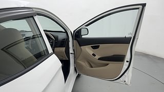 Used 2017 Hyundai Eon [2011-2018] Magna + Petrol Manual interior RIGHT FRONT DOOR OPEN VIEW