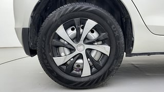 Used 2014 Maruti Suzuki Swift [2011-2017] LXi Petrol Manual tyres RIGHT REAR TYRE RIM VIEW