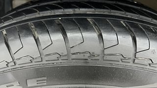 Used 2014 Maruti Suzuki Swift [2011-2017] LXi Petrol Manual tyres LEFT FRONT TYRE TREAD VIEW