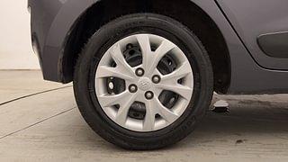 Used 2014 Hyundai Grand i10 [2013-2017] Sportz 1.1 CRDi Diesel Manual tyres RIGHT REAR TYRE RIM VIEW