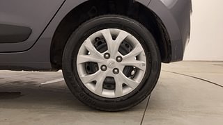 Used 2014 Hyundai Grand i10 [2013-2017] Sportz 1.1 CRDi Diesel Manual tyres LEFT REAR TYRE RIM VIEW