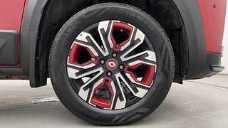 Used 2023 Renault Kiger RXZ Turbo CVT Dual Tone Petrol Automatic tyres RIGHT FRONT TYRE RIM VIEW