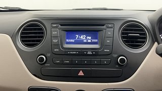 Used 2014 Hyundai Grand i10 [2013-2017] Sportz 1.1 CRDi Diesel Manual top_features Integrated (in-dash) music system