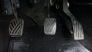 Used 2014 Maruti Suzuki Swift [2011-2017] LXi Petrol Manual interior PEDALS VIEW