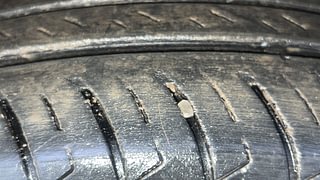 Used 2022 Maruti Suzuki Swift LXI Petrol Manual tyres RIGHT FRONT TYRE TREAD VIEW