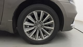 Used 2021 Maruti Suzuki Ciaz Alpha AT Petrol Petrol Automatic tyres RIGHT FRONT TYRE RIM VIEW