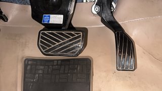 Used 2021 Maruti Suzuki Ciaz Alpha AT Petrol Petrol Automatic interior PEDALS VIEW