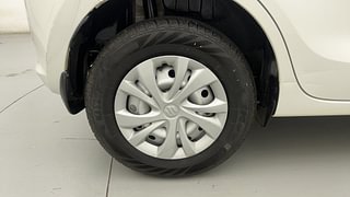 Used 2023 Maruti Suzuki Swift LXI Petrol Manual tyres RIGHT REAR TYRE RIM VIEW