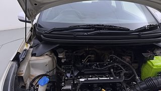 Used 2019 Hyundai i20 Active [2015-2020] 1.2 SX Petrol Manual engine ENGINE RIGHT SIDE HINGE & APRON VIEW