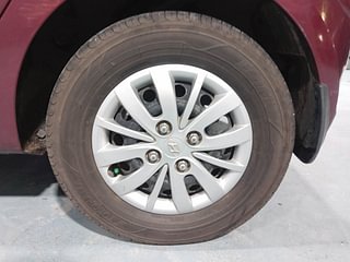 Used 2015 hyundai i10 Sportz 1.1 Petrol Petrol Manual tyres LEFT REAR TYRE RIM VIEW