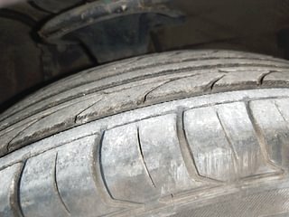 Used 2015 hyundai i10 Sportz 1.1 Petrol Petrol Manual tyres RIGHT FRONT TYRE TREAD VIEW