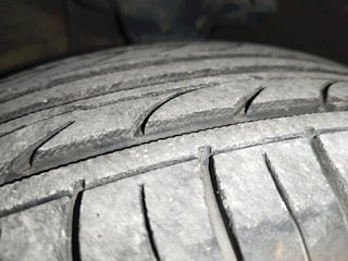 Used 2015 hyundai i10 Sportz 1.1 Petrol Petrol Manual tyres LEFT FRONT TYRE TREAD VIEW