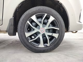 Used 2015 Maruti Suzuki Alto K10 [2014-2019] VXi Petrol Manual tyres RIGHT FRONT TYRE RIM VIEW