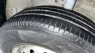 Used 2013 Maruti Suzuki Swift [2011-2017] LXi Petrol Manual tyres RIGHT FRONT TYRE TREAD VIEW