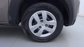 Used 2015 Renault Kwid [2015-2019] RXT Opt Petrol Manual tyres RIGHT FRONT TYRE RIM VIEW