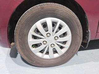 Used 2015 hyundai i10 Sportz 1.1 Petrol Petrol Manual tyres LEFT FRONT TYRE RIM VIEW