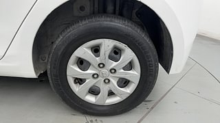 Used 2015 Hyundai Elite i20 [2014-2018] Magna 1.2 Petrol Manual tyres LEFT REAR TYRE RIM VIEW