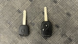 Used 2013 Honda Brio [2011-2016] V MT Petrol Manual extra CAR KEY VIEW