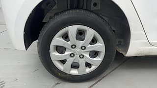 Used 2015 Hyundai Elite i20 [2014-2018] Magna 1.2 Petrol Manual tyres RIGHT REAR TYRE RIM VIEW