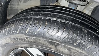 Used 2023 Renault Kiger RXT (O) MT Petrol Manual tyres RIGHT FRONT TYRE TREAD VIEW