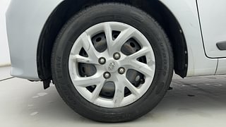 Used 2020 Hyundai Grand i10 [2017-2020] Sportz 1.2 Kappa VTVT Petrol Manual tyres LEFT FRONT TYRE RIM VIEW