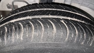 Used 2015 Hyundai Elite i20 [2014-2018] Magna 1.2 Petrol Manual tyres RIGHT REAR TYRE TREAD VIEW