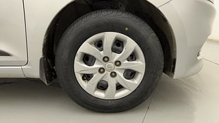 Used 2015 Hyundai Elite i20 [2014-2018] Sportz 1.2 Petrol Manual tyres RIGHT FRONT TYRE RIM VIEW