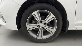 Used 2018 Hyundai Verna [2017-2020] 1.6 VTVT SX (O) Petrol Manual tyres LEFT FRONT TYRE RIM VIEW