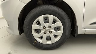 Used 2015 Hyundai Elite i20 [2014-2018] Sportz 1.2 Petrol Manual tyres LEFT FRONT TYRE RIM VIEW