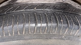 Used 2011 Hyundai i10 magna 1.1 Petrol Manual tyres RIGHT FRONT TYRE TREAD VIEW