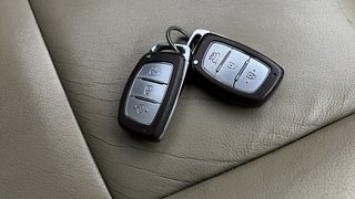 Used 2016 Hyundai Creta [2015-2018] 1.6 SX Plus Petrol Petrol Manual extra CAR KEY VIEW