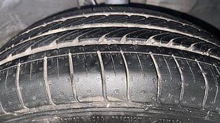 Used 2015 Hyundai Elite i20 [2014-2018] Magna 1.2 Petrol Manual tyres RIGHT FRONT TYRE TREAD VIEW