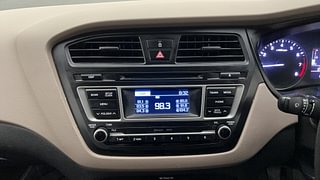 Used 2015 Hyundai Elite i20 [2014-2018] Sportz 1.2 Petrol Manual top_features Integrated (in-dash) music system