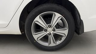 Used 2018 Hyundai Verna [2017-2020] 1.6 VTVT SX (O) Petrol Manual tyres LEFT REAR TYRE RIM VIEW