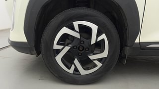 Used 2021 Nissan Magnite XV Premium Turbo Dual Tone Petrol Manual tyres LEFT FRONT TYRE RIM VIEW