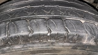 Used 2018 Mahindra TUV300 [2015-2020] T10 Diesel Manual tyres RIGHT FRONT TYRE TREAD VIEW