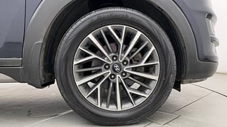 Used 2021 Hyundai Tucson GLS 2WD AT Diesel Diesel Automatic tyres RIGHT FRONT TYRE RIM VIEW