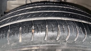 Used 2016 Maruti Suzuki Swift [2014-2017] LXI (O) Petrol Manual tyres LEFT FRONT TYRE TREAD VIEW