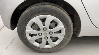 Used 2018 Hyundai Eon Magna + (O) 1.0 Petrol Manual tyres RIGHT REAR TYRE RIM VIEW