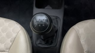 Used 2018 Hyundai Eon Magna + (O) 1.0 Petrol Manual interior GEAR  KNOB VIEW