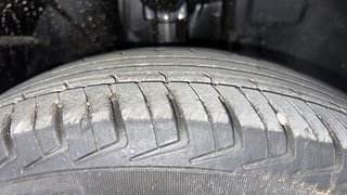 Used 2019 Renault Kwid [2017-2019] CLIMBER 1.0 AMT Petrol Automatic tyres RIGHT FRONT TYRE TREAD VIEW