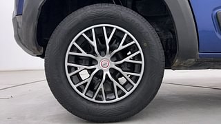 Used 2019 Renault Kwid [2017-2019] CLIMBER 1.0 AMT Petrol Automatic tyres RIGHT REAR TYRE RIM VIEW