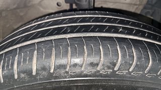 Used 2016 Maruti Suzuki Swift [2014-2017] LXI (O) Petrol Manual tyres RIGHT FRONT TYRE TREAD VIEW