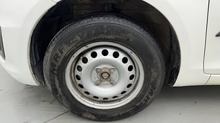 Used 2016 Maruti Suzuki Swift [2014-2017] LXI (O) Petrol Manual tyres LEFT FRONT TYRE RIM VIEW